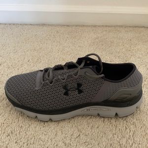 Brand new! Under Armour men’s running shoes